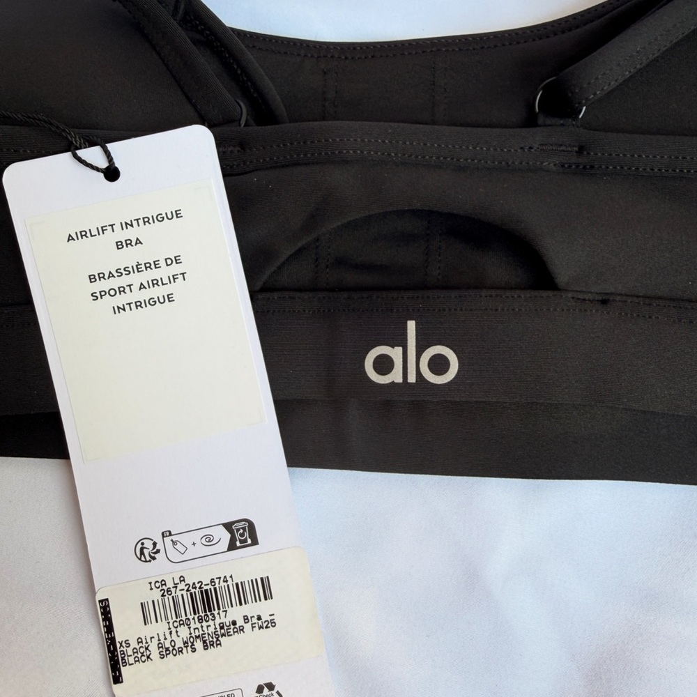 Alo Yoga Airlift Intrigue Bra – Black (multiple sizes) – NEW WITH TAGS - Picture 5 of 6